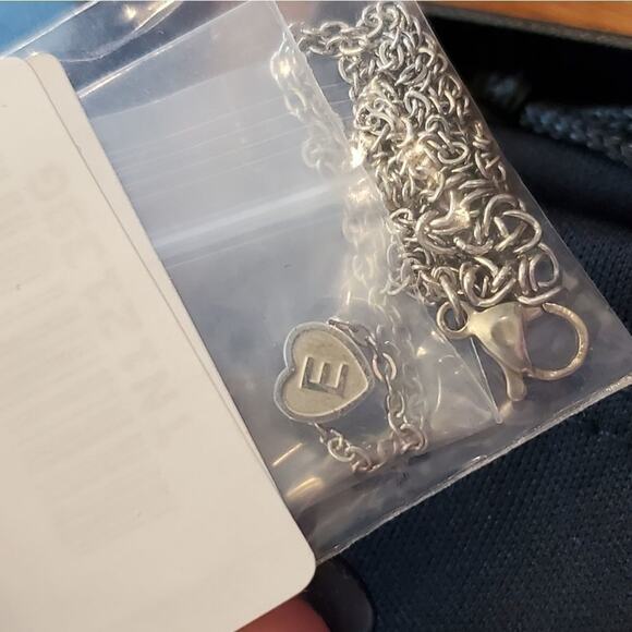 Heart initial necklace small child - Picture 7 of 11